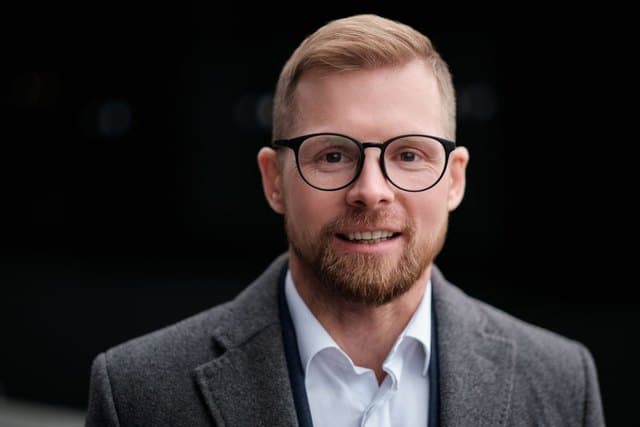 Portrait of a Vistera network expert