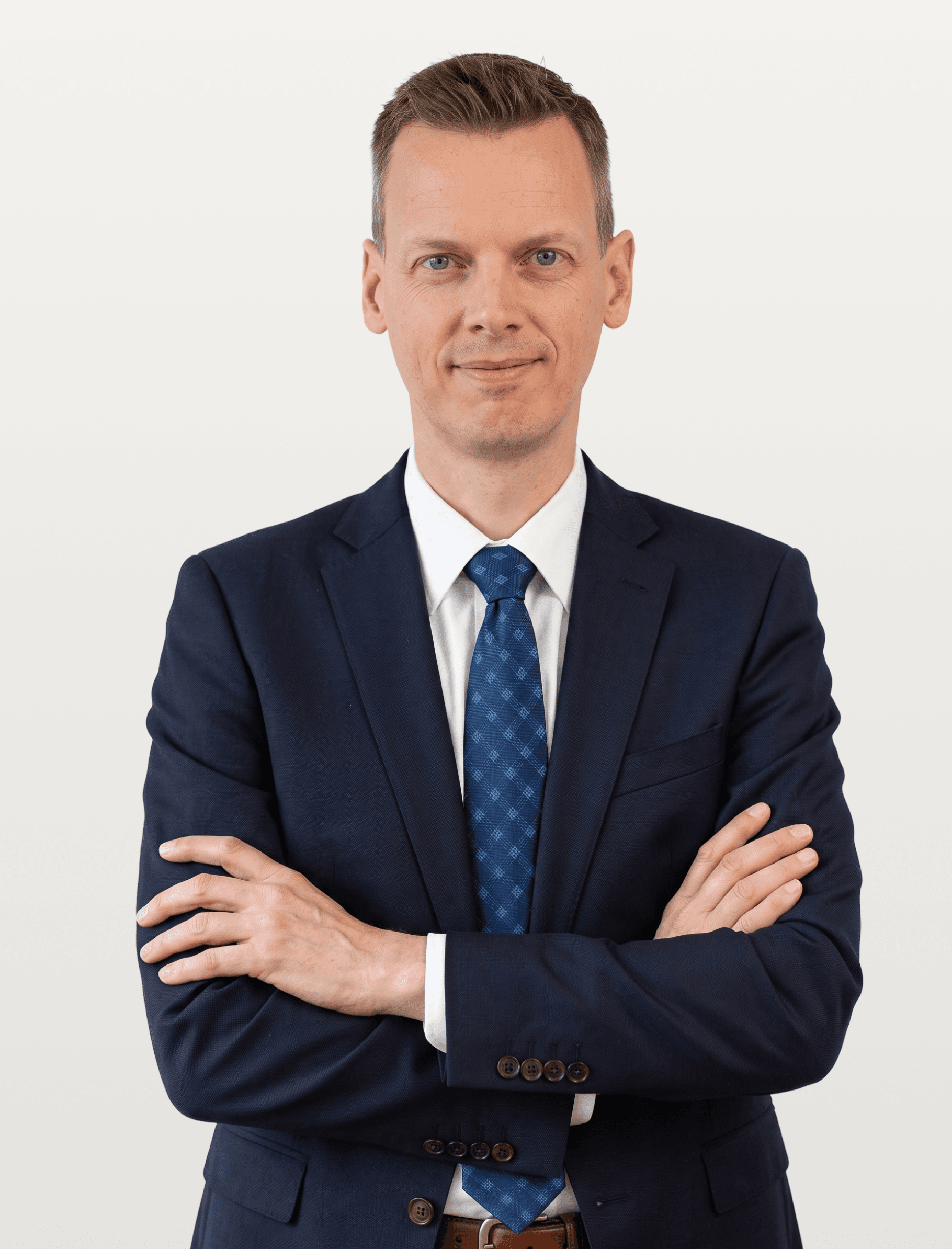 Jay Spiro, a senior employment lawyer at Vistera, crossing his arms.